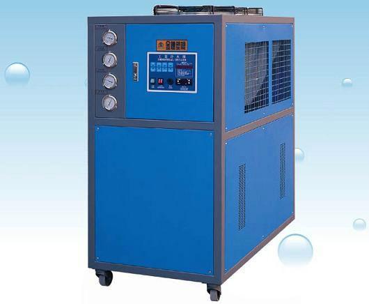 20匹水冷冷水机工业节能控温